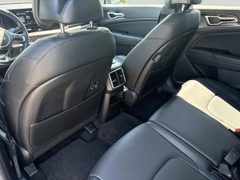 Used 2023 Kia Sportage EX image 13