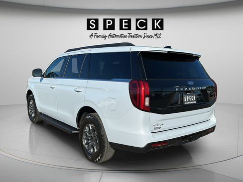 Used 2025 Ford Expedition Active AWD/4WD image 3