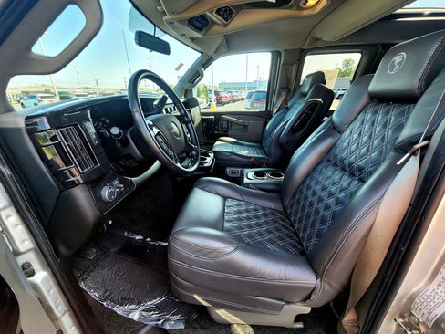 Used 2022 GMC Savana 2500 w/ Enhanced Convenience Package RWD image 24