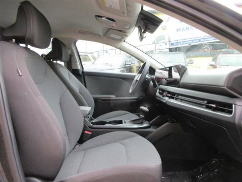 Used 2025 Kia K4 FWD image 29