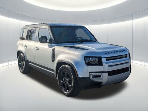 Certified 2021 Land Rover Defender 110 SE image 4