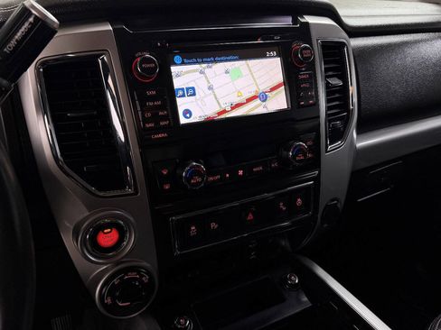 Used 2018 Nissan Titan PRO-4X w/ Pro-4x Convenience Package AWD/4WD image 60