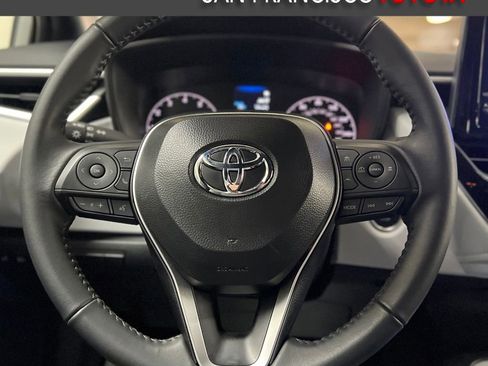 Certified 2025 Toyota Corolla SE image 30