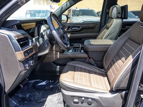 Used 2026 GMC Yukon Denali Ultimate AWD/4WD image 10