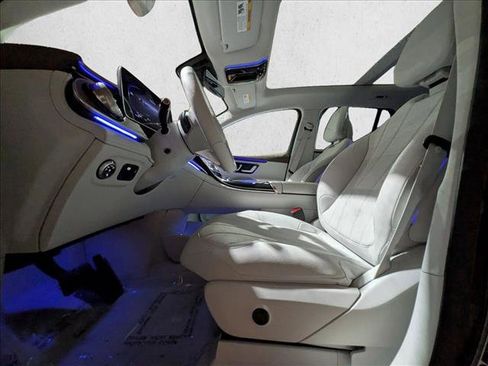 New 2026 Mercedes-Benz EQE 320 4MATIC SUV image 4