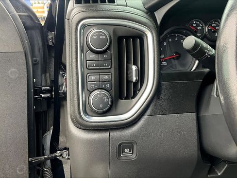 Used 2021 Chevrolet Silverado 1500 LT Trail Boss image 30