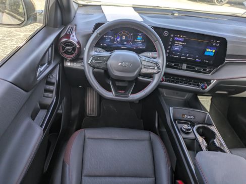 Used 2025 Chevrolet Equinox RS FWD image 15