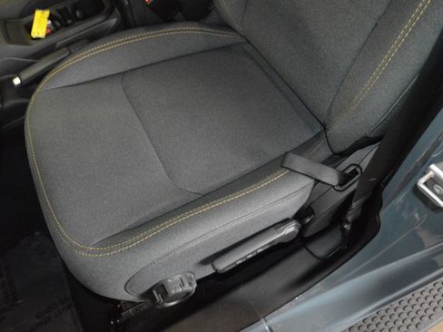 Used 2025 Jeep Wrangler Unlimited Sahara image 33