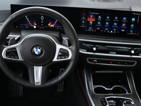 Used 2025 BMW X7 xDrive40i w/ Executive Package image 17