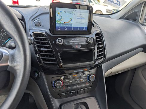 Used 2023 Ford Transit Connect Titanium image 19
