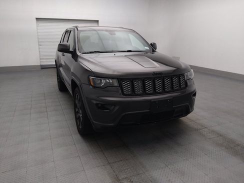Used 2019 Jeep Grand Cherokee Altitude AWD/4WD image 14