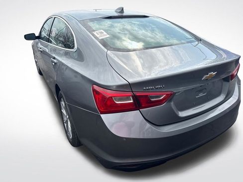 Used 2025 Chevrolet Malibu LT FWD image 3