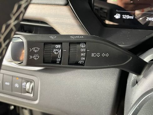 New 2026 GMC Acadia Denali Ultimate w/ LPO, Illumination Package AWD/4WD image 12