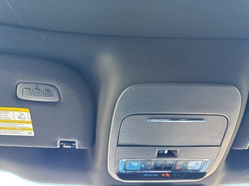 New 2025 Ford F150 Lariat w/ Equipment Group 502A High image 37