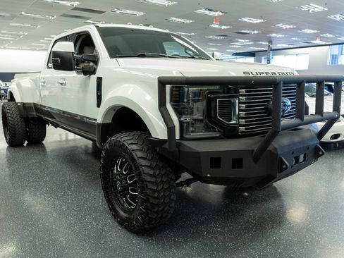 Used 2021 Ford F450 Lariat w/ Lariat Ultimate Package AWD/4WD image 3