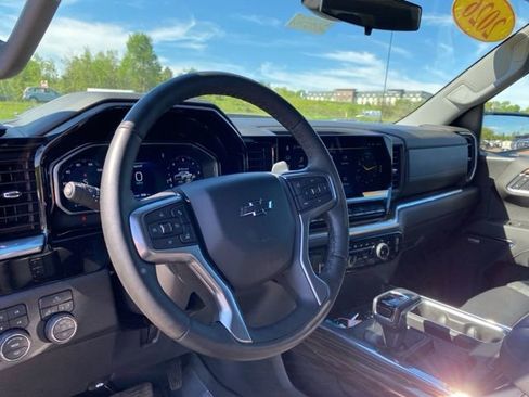 Used 2026 Chevrolet Silverado 1500 LT Trail Boss w/ Convenience Package II AWD/4WD image 31