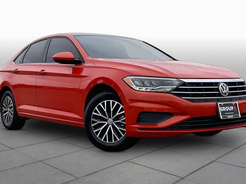 Used 2021 Volkswagen Jetta SE image 3