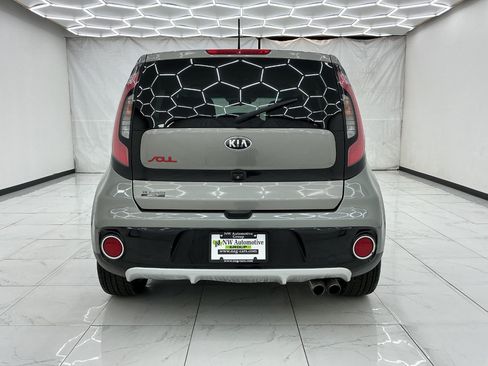 Used 2018 Kia Soul ! w/ Tech Package FWD image 10
