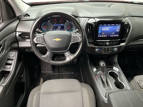 Used 2020 Chevrolet Traverse LT FWD image 13