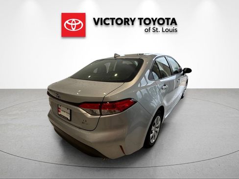 Used 2025 Toyota Corolla LE FWD image 3