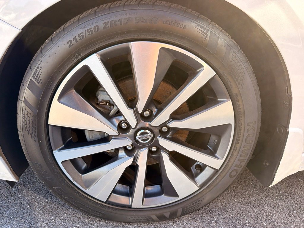 Used 2020 Nissan Sentra SV w/ SV Premium Package FWD image 24