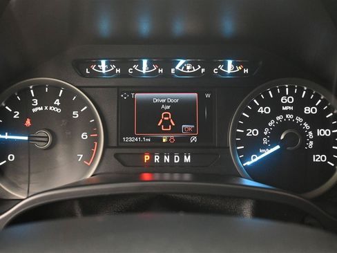 Used 2019 Ford F150 XLT w/ Equipment Group 302A Luxury AWD/4WD image 13