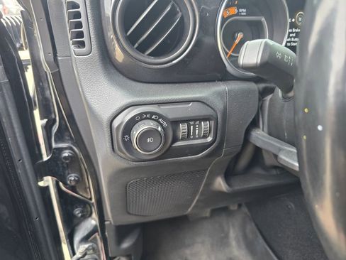 Used 2020 Jeep Wrangler Unlimited Sport image 11