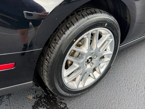 Used 2012 Ford Mustang Coupe RWD image 34