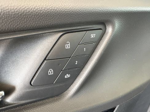 Used 2025 Chevrolet Equinox RS w/ Convenience Package III FWD image 12