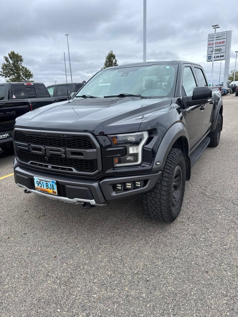 Used 2018 Ford F150 Raptor w/ Equipment Group 802A Luxury AWD/4WD image 4