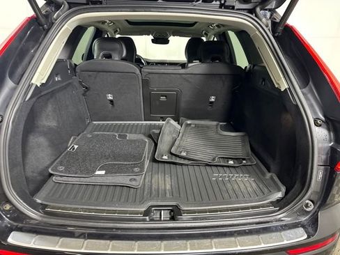Used 2023 Volvo XC60 B5 Core AWD/4WD image 25