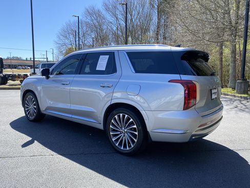 Used 2023 Hyundai Palisade Calligraphy image 7
