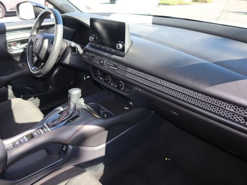 Used 2025 Honda HR-V Sport image 27