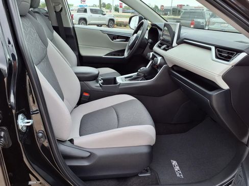 Certified 2025 Toyota RAV4 XLE w/ Convenience Package image 20