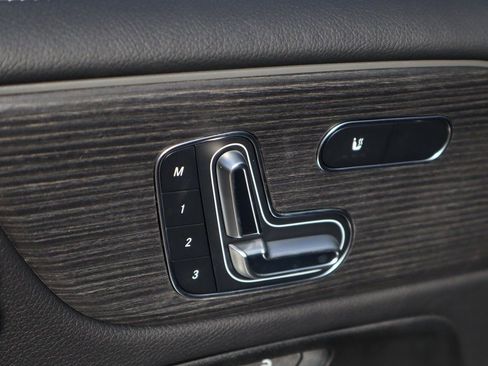 New 2026 Mercedes-Benz GLB 250 4MATIC image 26