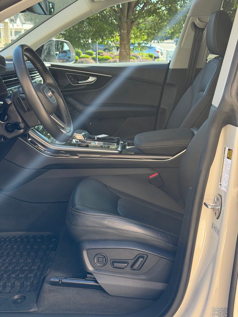 Used 2023 Audi Q8 Premium w/ Convenience Package AWD/4WD image 19