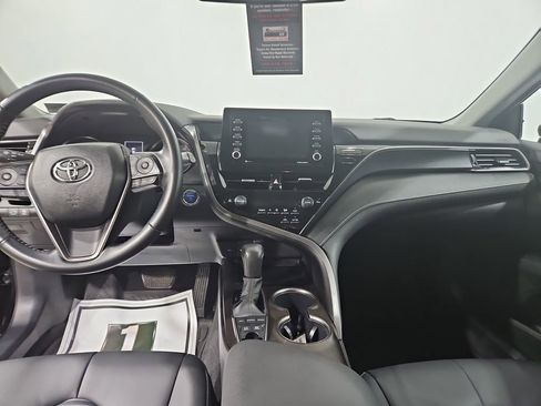 Used 2022 Toyota Camry SE FWD image 18