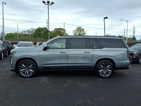 Used 2023 Cadillac Escalade ESV Sport Platinum AWD/4WD image 8