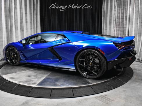 Used 2025 Lamborghini Revuelto image 3