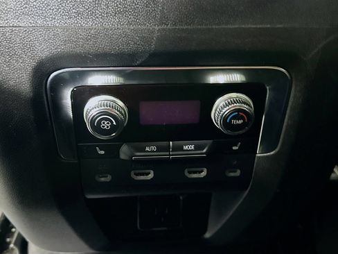 Used 2023 GMC Yukon Denali Ultimate AWD/4WD image 33