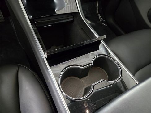 Used 2020 Tesla Model Y Long Range image 37