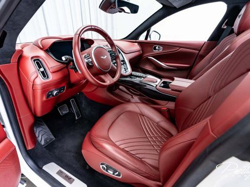 Used 2021 Aston Martin DBX image 27