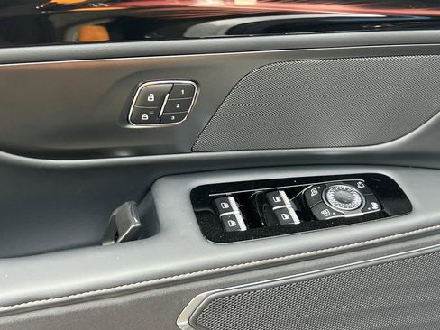 New 2026 Lincoln Nautilus Premier image 17