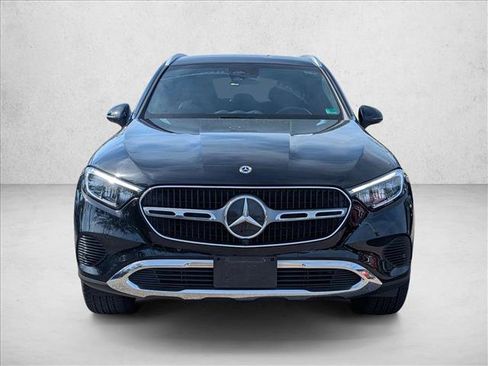 Used 2023 Mercedes-Benz GLC 300 4MATIC image 2