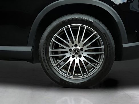 Used 2023 Mercedes-Benz GLC 300 4MATIC w/ Exclusive Trim Package image 10