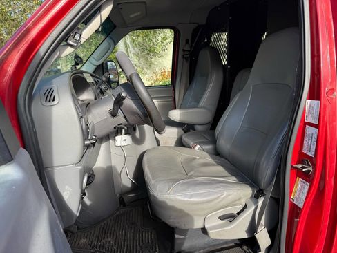 Used 2005 Ford E-350 and Econoline 350 Extended Super Duty image 19