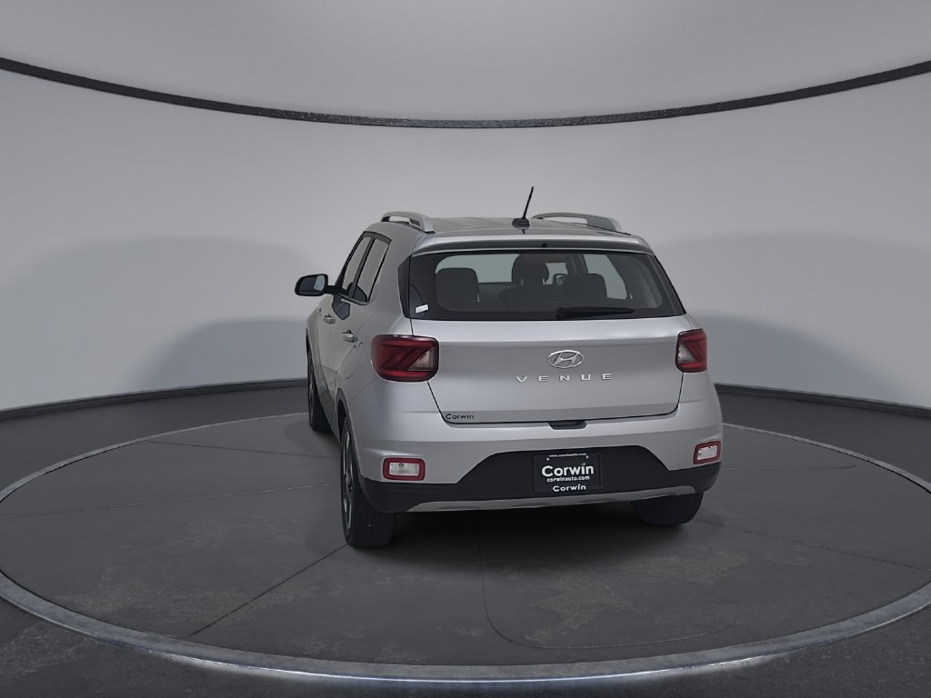 Used 2025 Hyundai Venue SEL FWD image 13