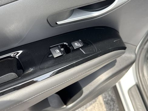 Used 2023 Hyundai Tucson Limited AWD/4WD image 11
