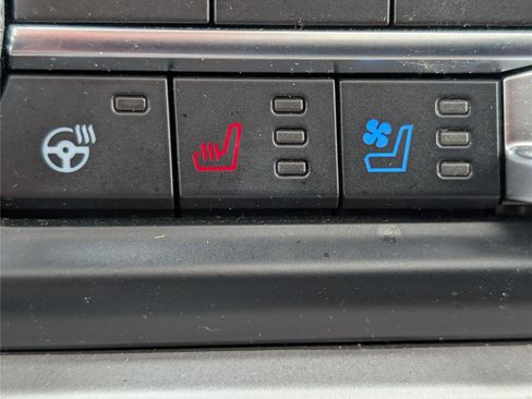 Used 2022 Ford Expedition Max Limited image 30