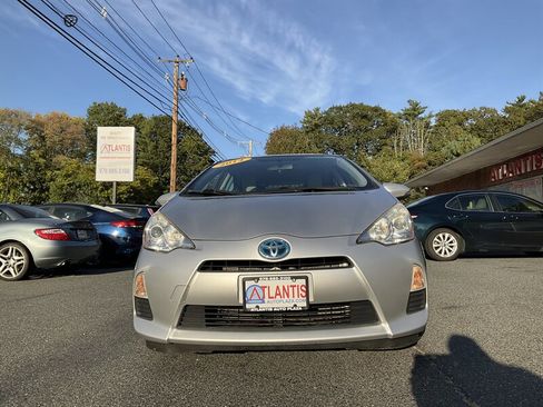 Used 2014 Toyota Prius C Two image 2